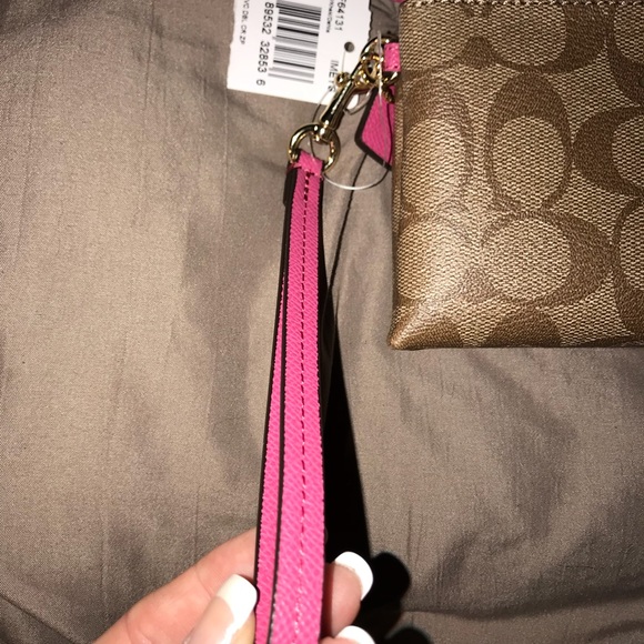 Coach Wristlet NWT - Picture 7 of 8